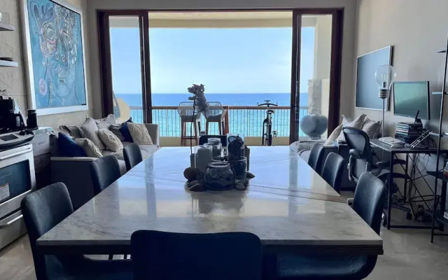Stunning Condo in Cabo with Ocean Views