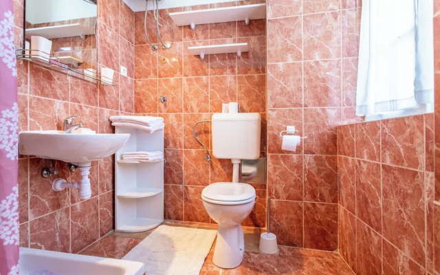 Traditional apartment Bacvice, 3 min walk to the beach
