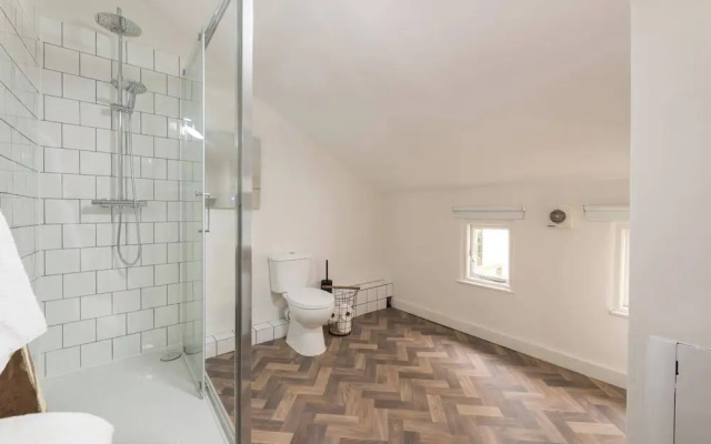 3-bed Seaside Haven - Sleeps 7 & Pet Friendly