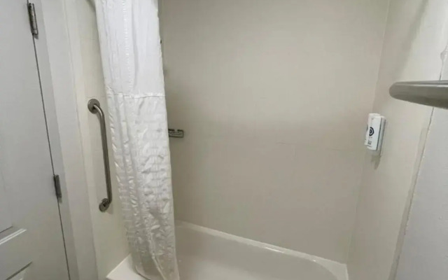 Comfort Suites