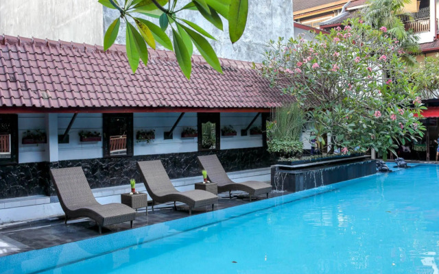 Paku Mas Hotel