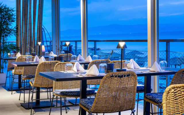 Ammon Zeus Luxury Beach Hotel