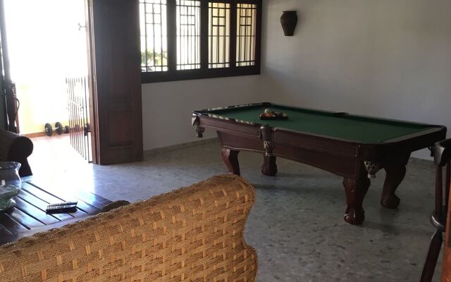 Hotel Playa Chiquita