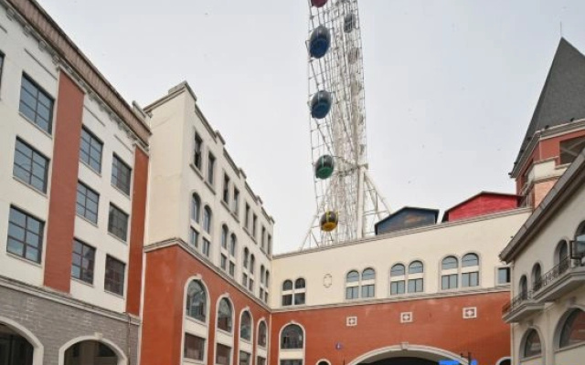 Yuezhijia Business Hotel (Huoshan Ferris Wheel Passenger Transport Center)