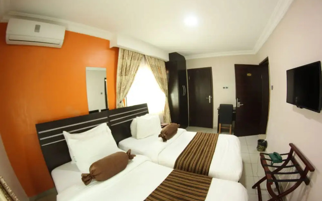 Celia's Suites