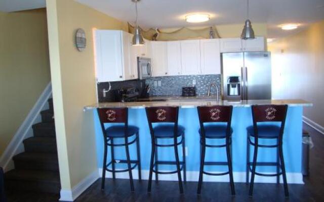 Put-in-Bay Waterfront Condo #204