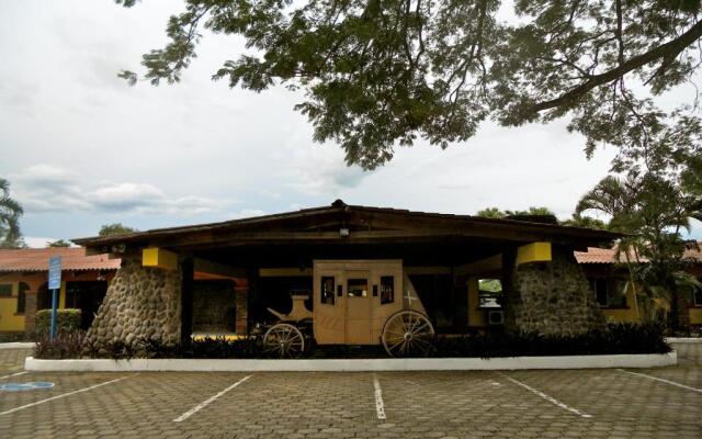 Hotel Las Espuelas, Bar & Restaurant