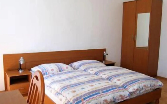Hotel Cyrus