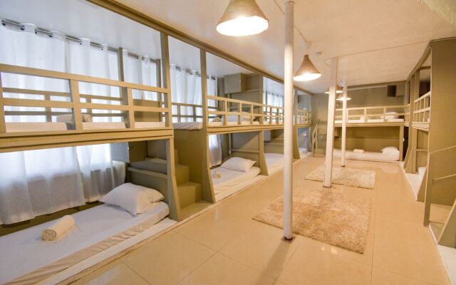 Treasure Isle Backpacker's Hostel