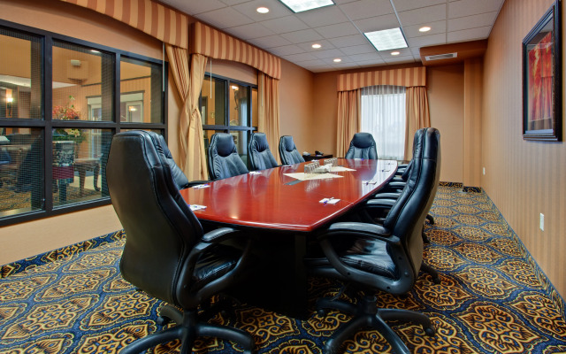 Holiday Inn Express Airport-Calgary by IHG