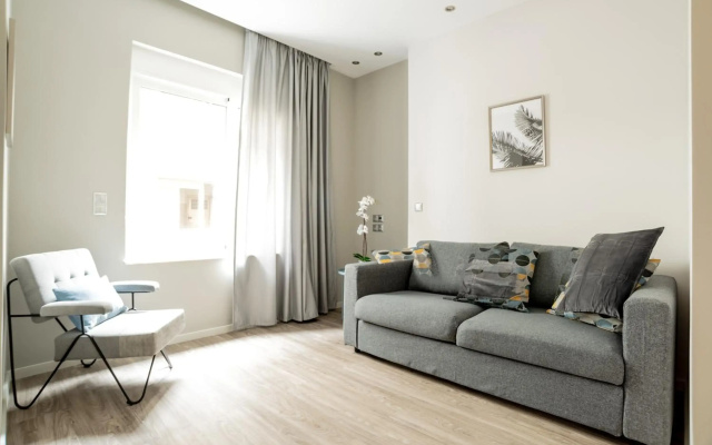 A14 Sunny & chic 2R apartment near Plaka & Parthenon
