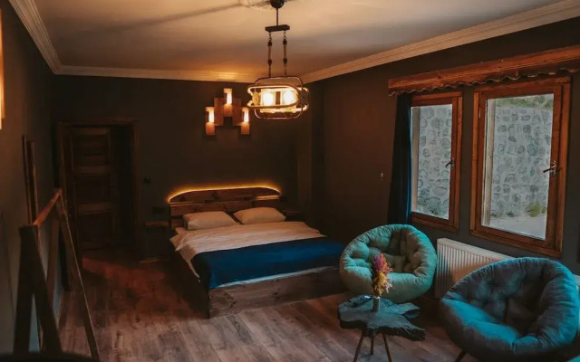 River Deluxe Boutique