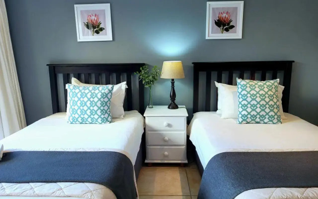 Tropical Seaside Suite 8