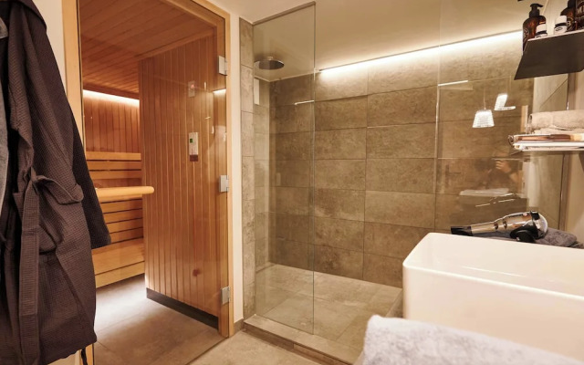 Serviced Luxury Chalet Evi