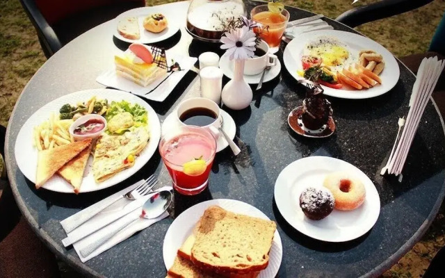 V One Hotel - The Competent Palace