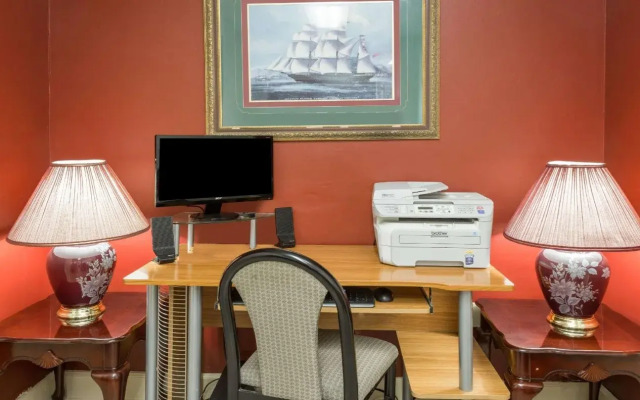 Super 8 By Wyndham Tifton