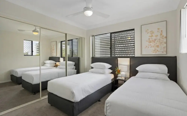 Comfy 2-bedroom Family Apartment With Free Parking