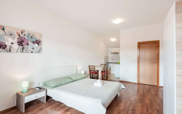 Serene Holiday Home in Posedarje near Sea