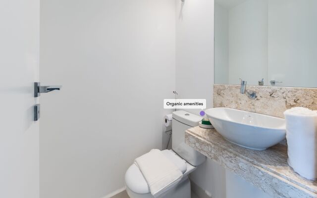 Apartamento completo com varanda | Vila Olímpia