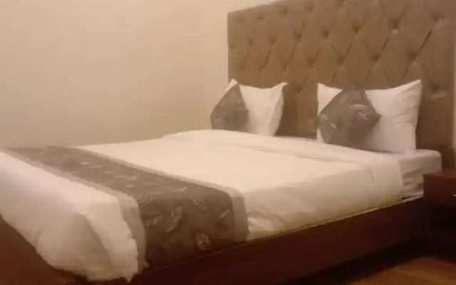 Hotel C S Inn