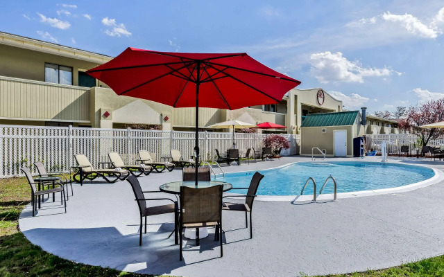 Quality Inn & Suites - Boston/Lexington