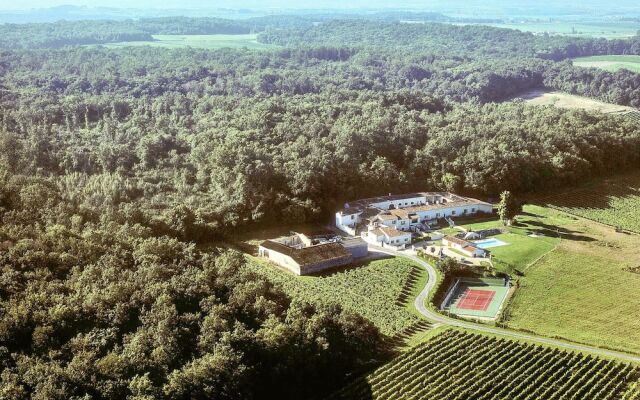 Luxury Apartment With Terrace, Sauna, Tennis, and Heated Pool