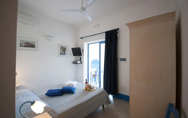 Villa Flora Studios & Apartments