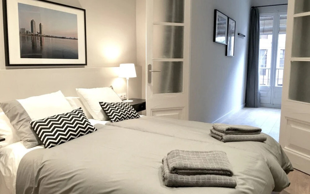 Apartamento con Inmejorable UbicaciÃ³n al lado de Las Ramblas