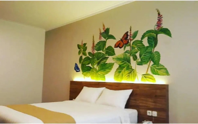 Three Eight Front One Boutique Batu