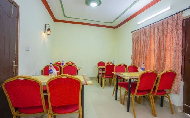 Oyo 414 Hotel Om