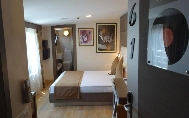 Jazz Hotel