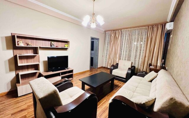 Best Location, Cozy Spacious Apart Near Republic