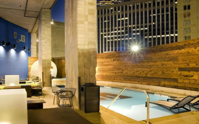Aloft Dallas Downtown