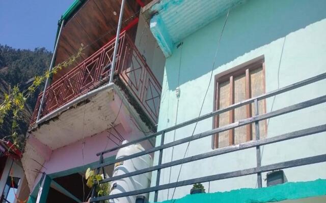 Chaukhamba Homestay by StayApart