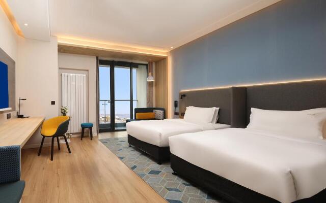 Holiday Inn Express Dalian Golden Pebble Beach