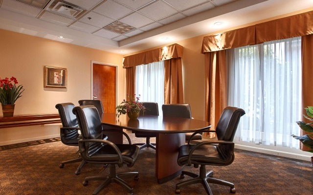 Best Western Galleria Inn & Suites