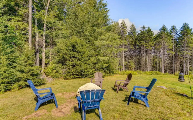 Spacious Wilmington Cabin: Walk to Lake