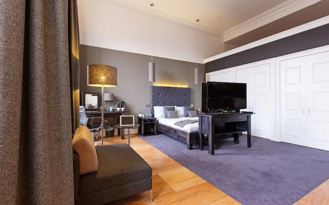 Rooms & Suites Picardy Place