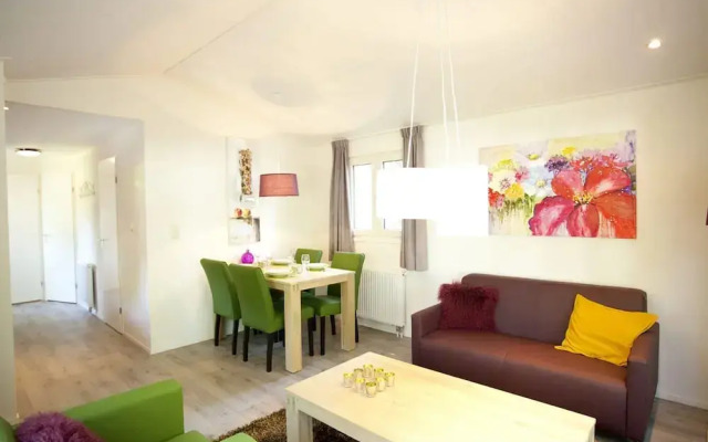Elegant Chalet 25 km Amsterdam