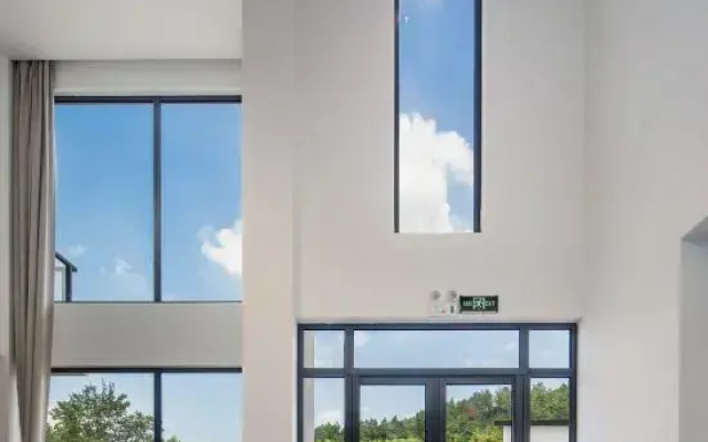 Mogan Qixi Hot Springs Designer Mountain Surrounding Luxury · Starry Sky Pool Garden Boutique Stay