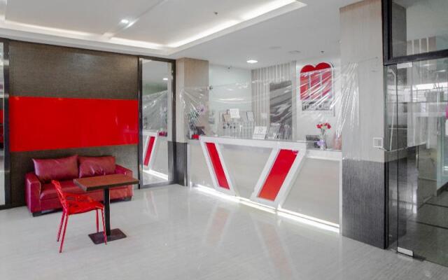 Mc Hotel Fairview by OYO Rooms