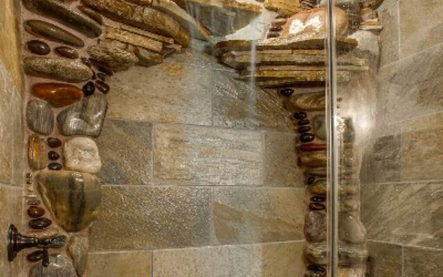 Storybook Riverside Inn