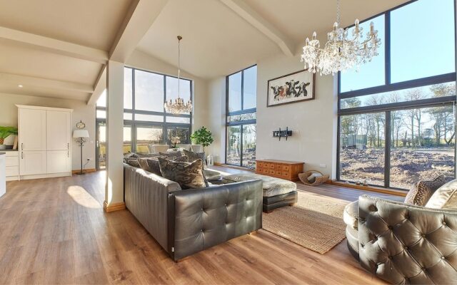 Host Stay The Gathering