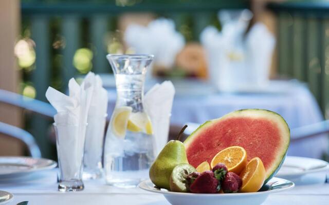 Loxton Community Hotel Motel