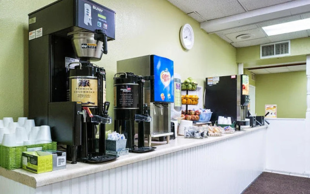 Vista Inn & Suites Tampa