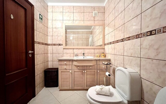 Alvor Paradise With Pool by Homing