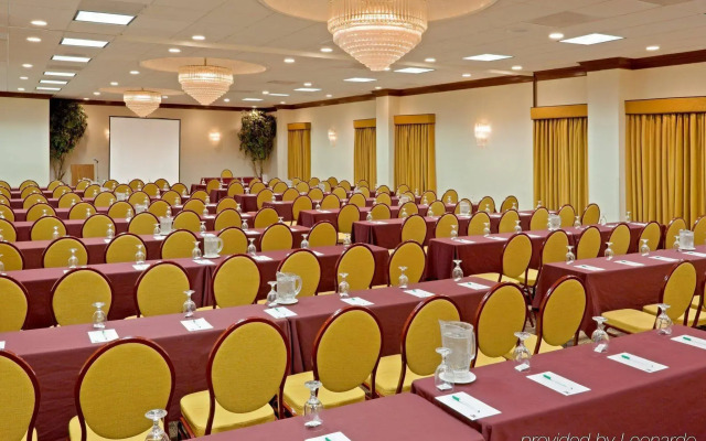 Holiday Inn Totowa Wayne Hotel