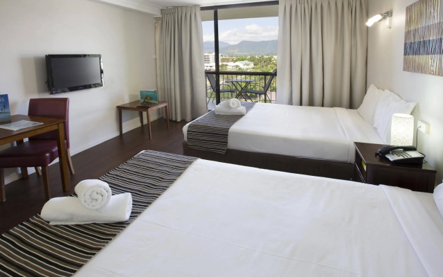Cairns Plaza Hotel