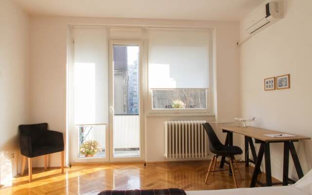 Basco Central Apartment Cloud