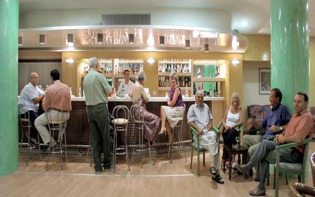 Irinna Hotel